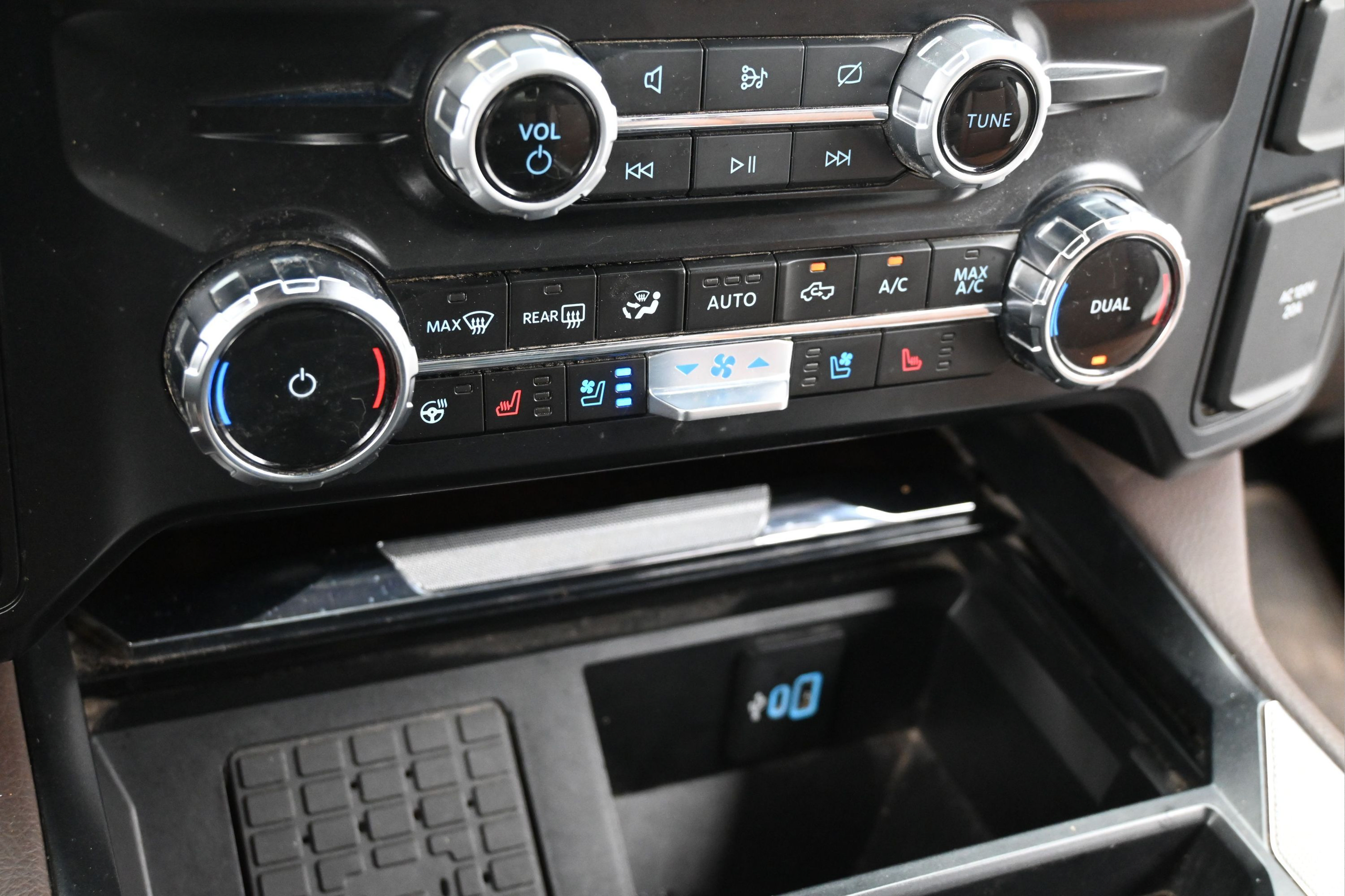 Used 2024 Ford F250 King Ranch w/ Chrome Package AWD/4WD image 19