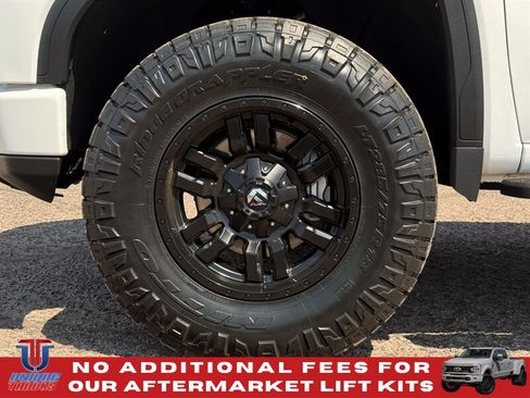 Used 2024 GMC Sierra 1500 AT4 w/ Technology Package AWD/4WD image 11