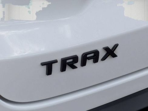 Certified 2025 Chevrolet Trax LS w/ LS Convenience Package FWD image 10