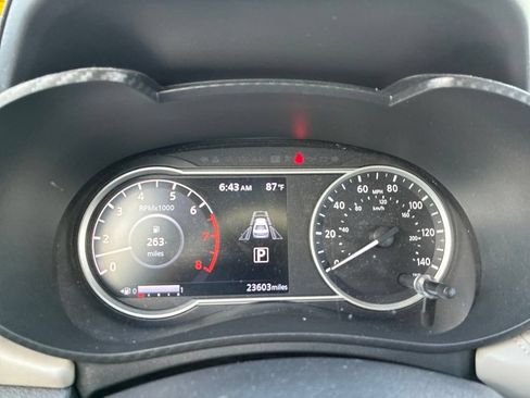 Used 2020 Nissan Versa SV FWD image 21