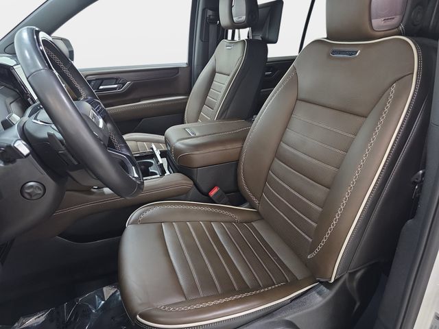 Used 2025 GMC Yukon Denali Ultimate AWD/4WD image 13