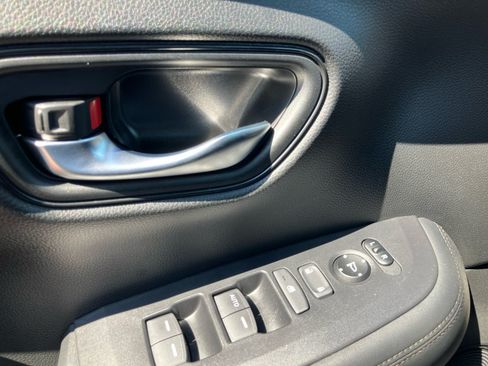 Certified 2024 Honda HR-V LX image 36