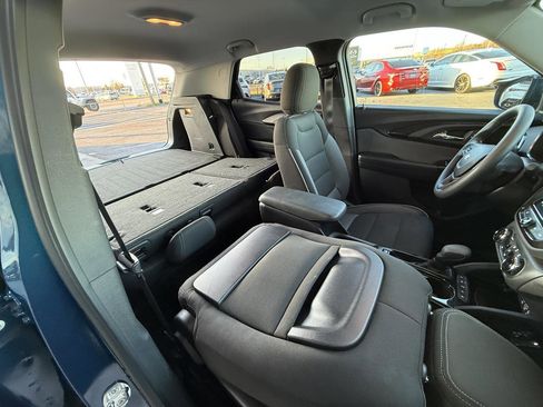 Used 2021 Chevrolet TrailBlazer LT w/ Convenience Package image 41