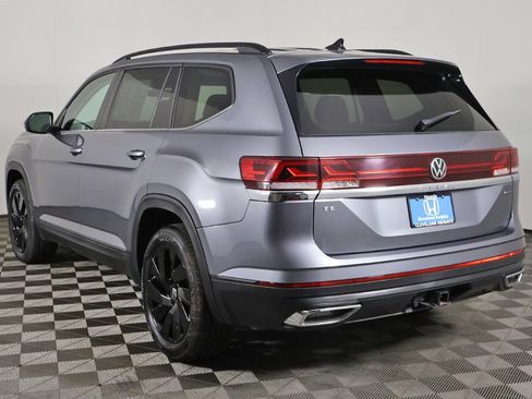 Used 2025 Volkswagen Atlas SE w/ Panoramic Sunroof Package AWD/4WD image 11
