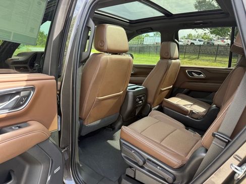 Used 2021 Chevrolet Tahoe High Country AWD/4WD image 29