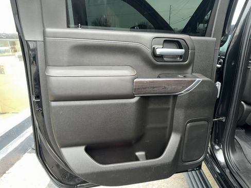 Used 2022 Chevrolet Silverado 2500 LTZ w/ LTZ Plus Package image 16