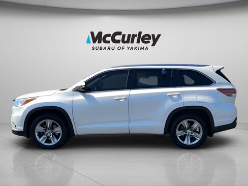 Used 2014 Toyota Highlander Limited w/ Driver Technology Package AWD/4WD image 8