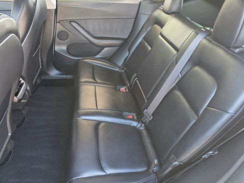 Used 2021 Tesla Model Y Long Range image 34