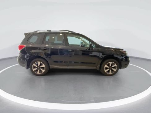 Used 2017 Subaru Forester 2.5i Premium w/ All-Weather Package AWD/4WD image 9