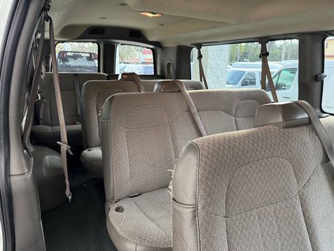 Used 2018 GMC Savana 3500 LT w/ LT Preferred Equipment Group image 19