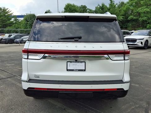 Used 2024 Lincoln Navigator L Reserve AWD/4WD image 5