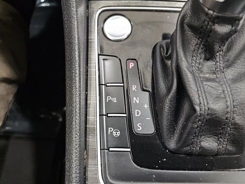 Used 2017 Volkswagen Passat 1.8T SEL Premium image 23