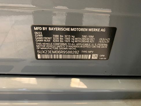 Used 2024 BMW X7 xDrive40i w/ Executive Package image 93