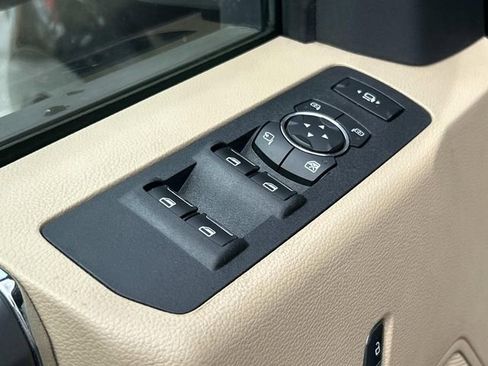 Used 2018 Ford F250 XLT w/ XLT Premium Package AWD/4WD image 29
