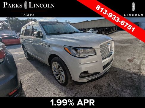Used 2022 Lincoln Navigator Reserve AWD/4WD image 2