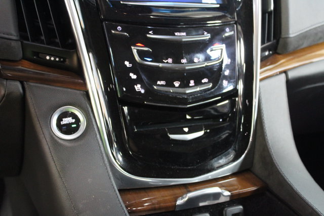 Used 2017 Cadillac Escalade ESV Premium Luxury AWD/4WD image 20