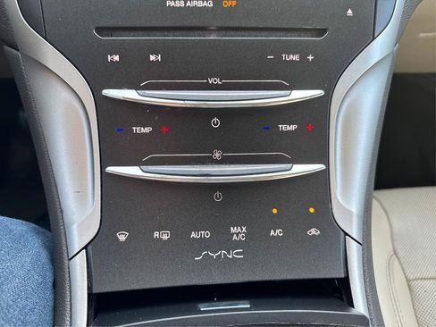 Used 2016 Lincoln MKZ Hybrid w/ Equipment Group 600A Reserve FWD image 28