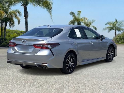 Used 2023 Toyota Camry SE FWD image 5