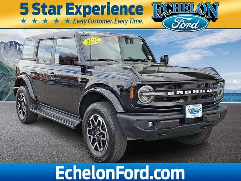 Used 2025 Ford Bronco Outer Banks image 1
