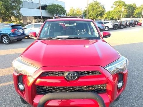 Used 2018 Toyota 4Runner SR5 AWD/4WD image 3
