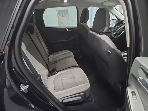 Used 2021 Ford Escape SE w/ SE Sport Appearance Package image 7