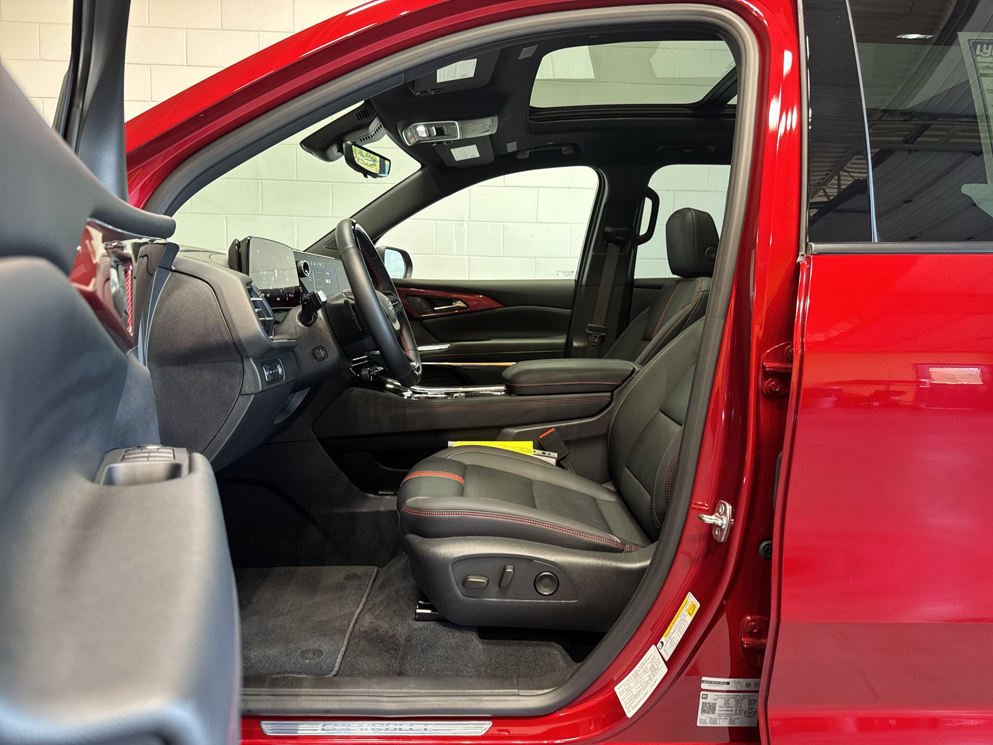 Used 2026 Chevrolet Traverse RS AWD/4WD image 16