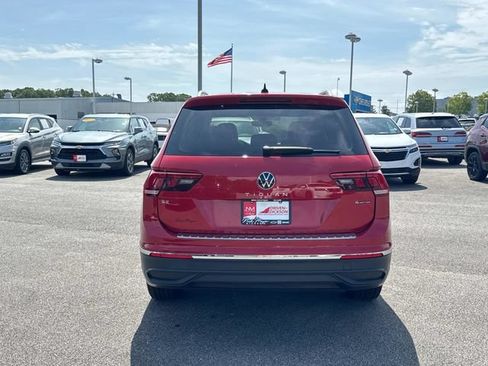 Used 2023 Volkswagen Tiguan SE AWD/4WD image 5