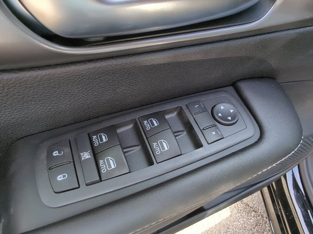 New 2026 Chrysler Pacifica Select FWD image 12