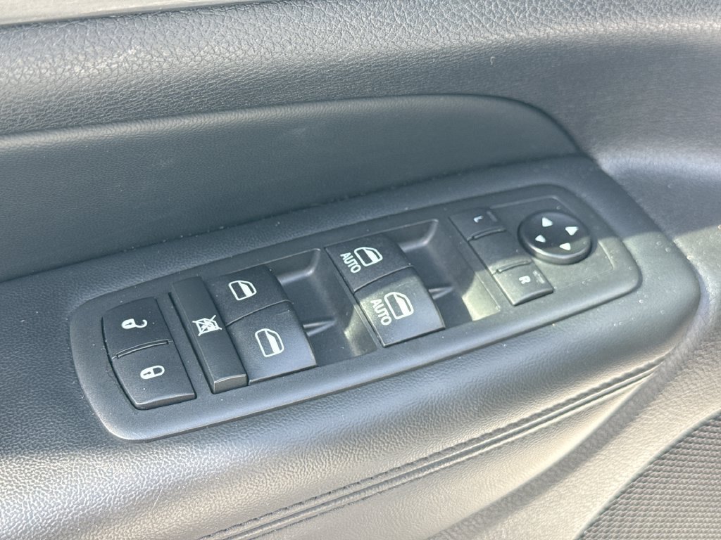 Used 2020 Jeep Grand Cherokee Altitude AWD/4WD image 20