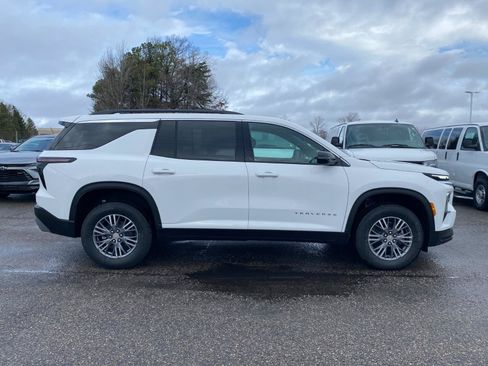 New 2026 Chevrolet Traverse LT w/ LPO, Floor Liner Package FWD image 2