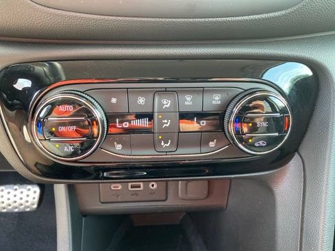 Used 2023 Buick Encore GX Select w/ Sport Touring Package AWD/4WD image 26