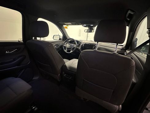 Used 2022 Chevrolet Traverse LT FWD image 27
