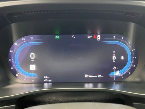 Used 2025 Volvo XC40 B5 Ultra w/ Protection Package Premier image 16