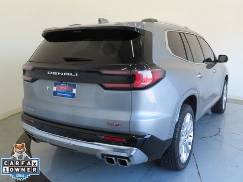 Used 2025 GMC Acadia Denali w/ Super Cruise Package image 3