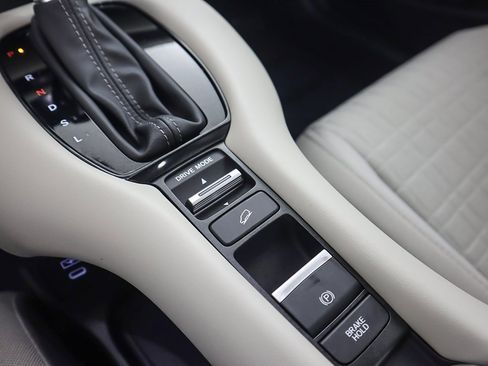 Used 2024 Honda HR-V LX image 43