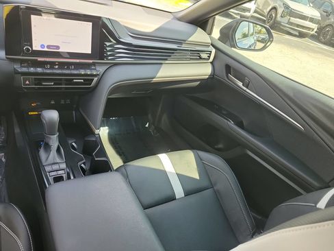 Used 2026 Toyota Camry SE FWD image 29