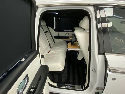 Used 2019 Rolls-Royce Cullinan AWD/4WD image 32