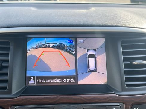 Used 2019 Nissan Pathfinder Platinum image 33
