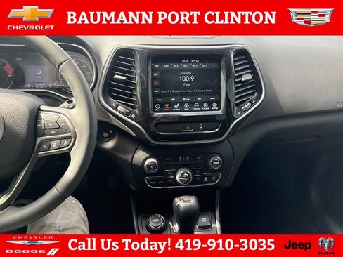 Used 2022 Jeep Cherokee Limited AWD/4WD image 18