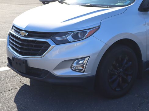 Used 2020 Chevrolet Equinox LS FWD image 6
