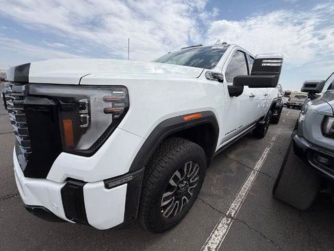 Used 2026 GMC Sierra 2500 Denali Ultimate w/ Max Trailering Package AWD/4WD image 17