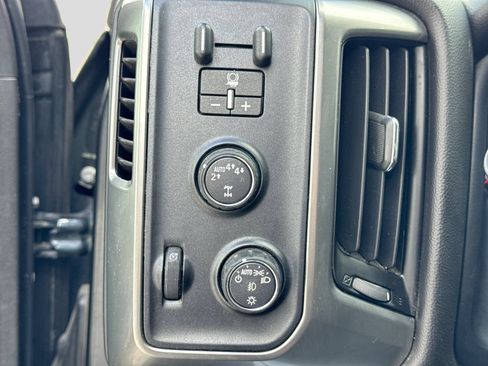Used 2018 Chevrolet Silverado 1500 LT w/ All Star Edition AWD/4WD image 28