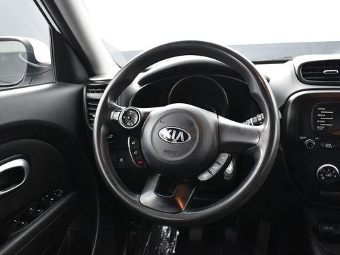 Used 2015 Kia Soul image 17