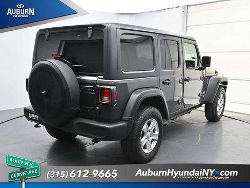 Used 2019 Jeep Wrangler Unlimited Sport S AWD/4WD image 2