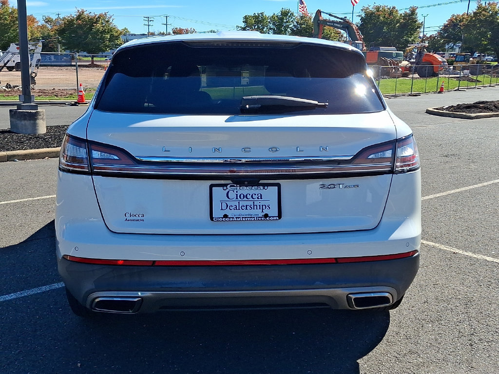Used 2020 Lincoln Nautilus Premier AWD/4WD image 8