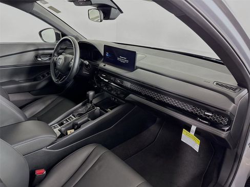 Used 2025 Honda Accord Sport image 28