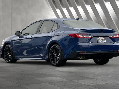 Used 2025 Toyota Camry LE image 6