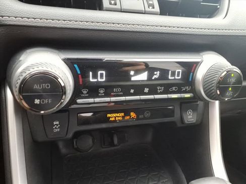 Used 2022 Toyota RAV4 XLE Premium FWD image 16