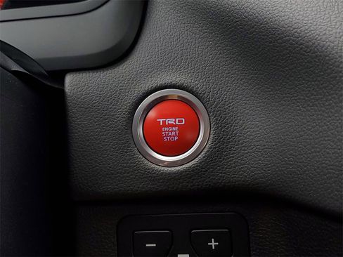 Used 2024 Toyota Tundra Limited image 34