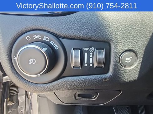 Certified 2020 Jeep Cherokee Latitude Plus FWD image 9